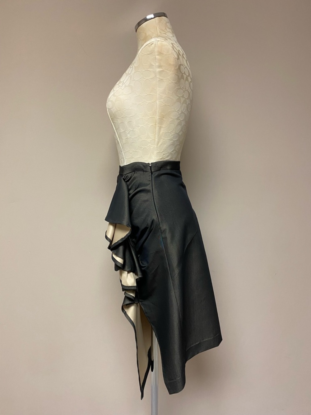 Asymmetrical Ruffle Pencil Skirt - Picture 2 of 3